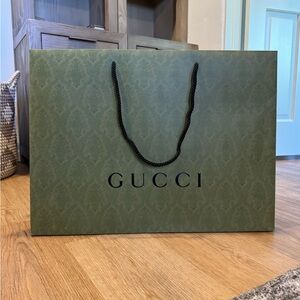 Gucci paper shopping bag